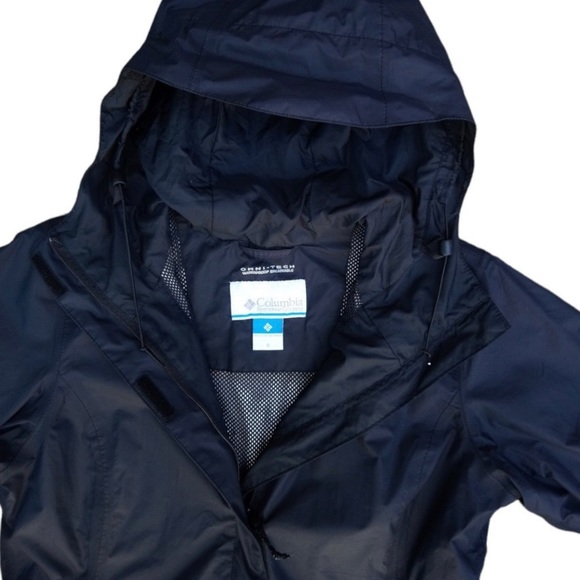 Women’s Size Small Packable & Waterproof Columbia Jacket - Picture 2 of 4